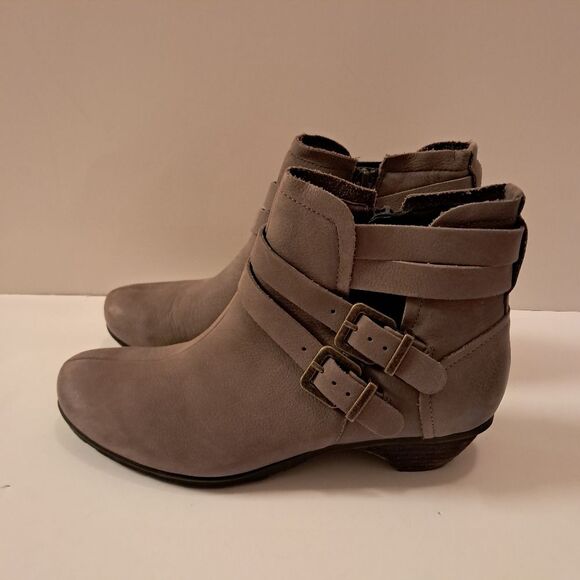 Abeo Booties Women's 6.5n Ankle Suede Nubuck Nadia Career Barn Workwear Taupe - Picture 1 of 11